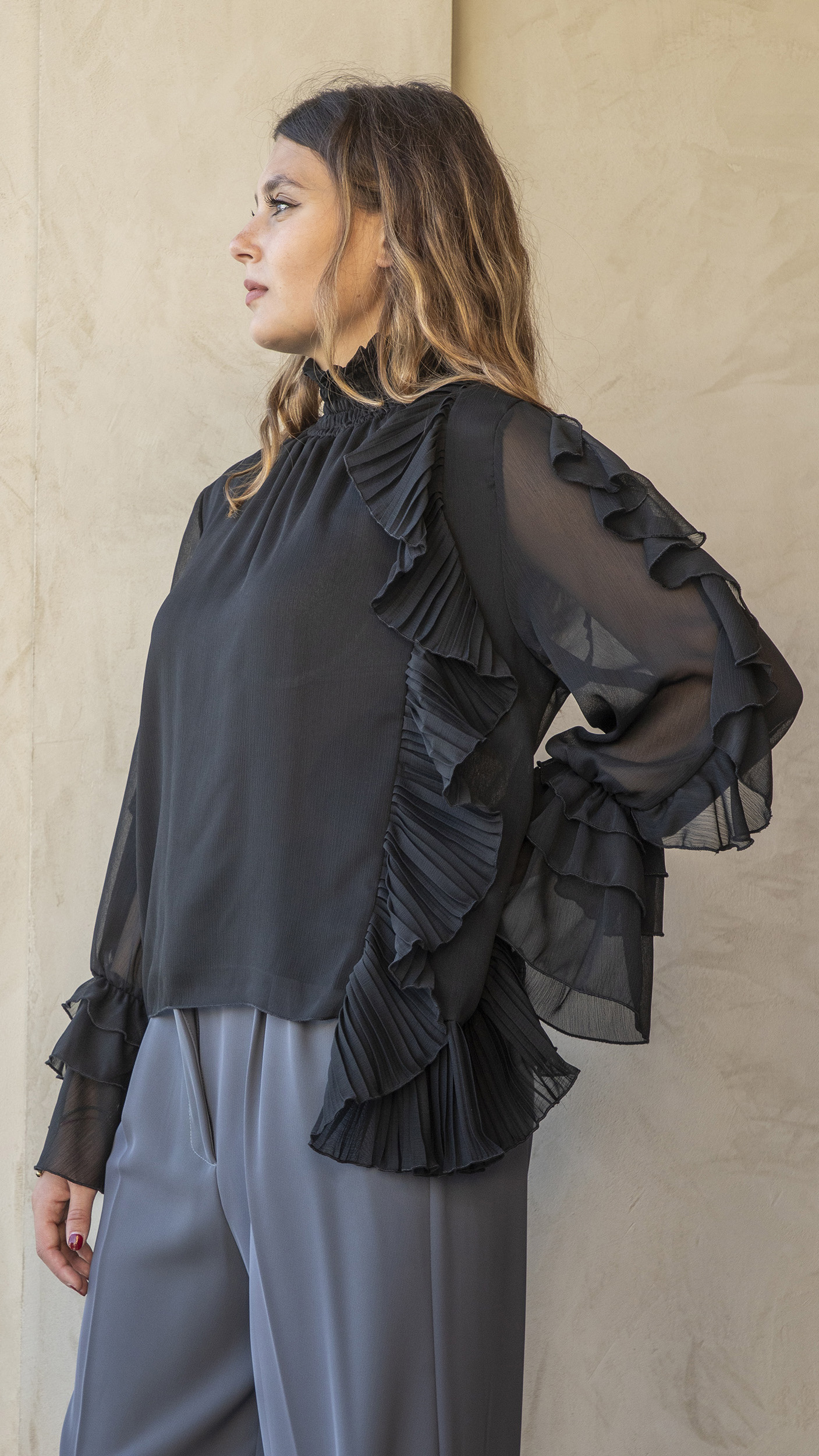 PHILIA LOFT | BLUSA ROUCHES