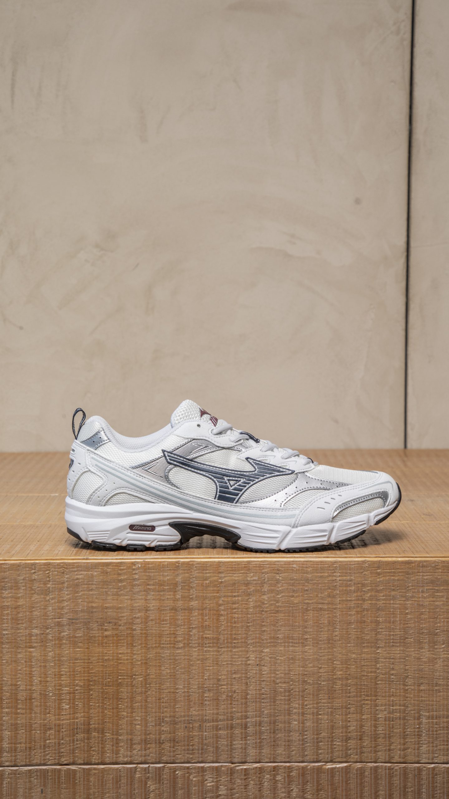 MIZUNO | MXR WHITE